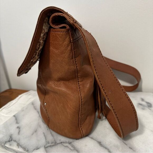 HOBO Brown Leather Shoulder Bag with Slouchy Design - Picture 5 of 16